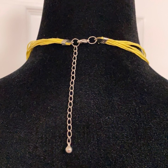 Costume jewelry yellow & gold dangling necklace with matching earrings - Picture 5 of 8